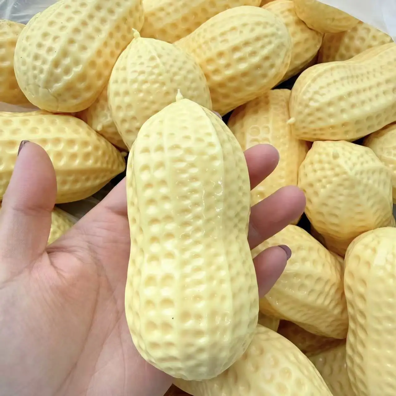 1pcs Big Size Peanut Squishy T - đánh giá và giá Party Games For Adults And Kids